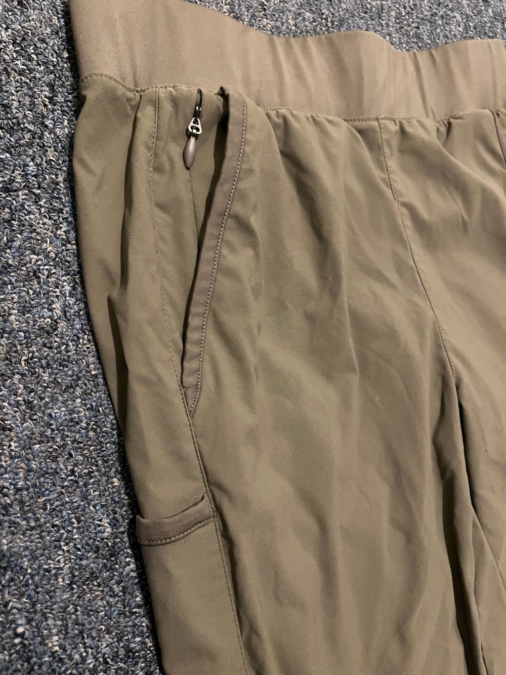 Columbia Women’s Joggers, Olive size M - Picture 3 of 5